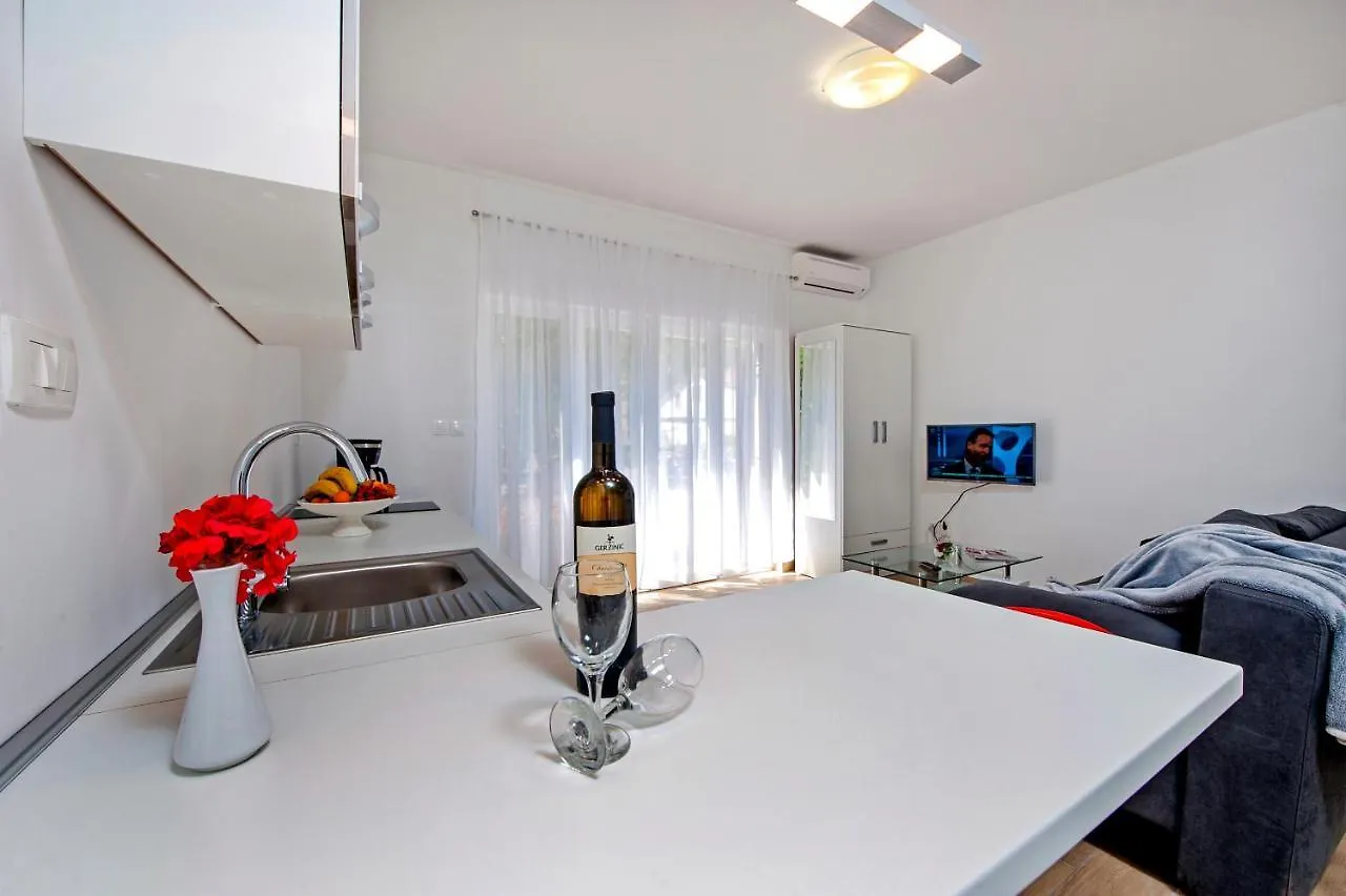Πανσιόν Apartmani&Soba Mimi Ρόβινι Κροατία